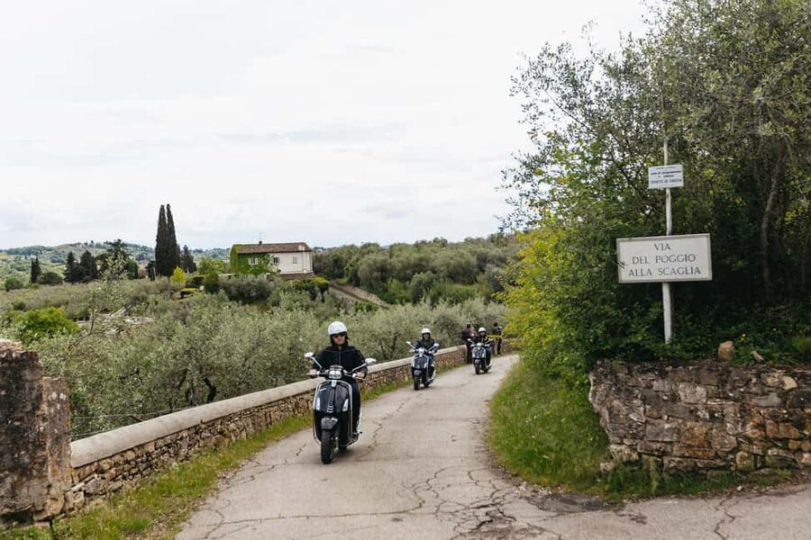 From Florence: Tuscan Countryside Vespa Tour with Tastings - Why a Vespa is a fine way to leave Florence