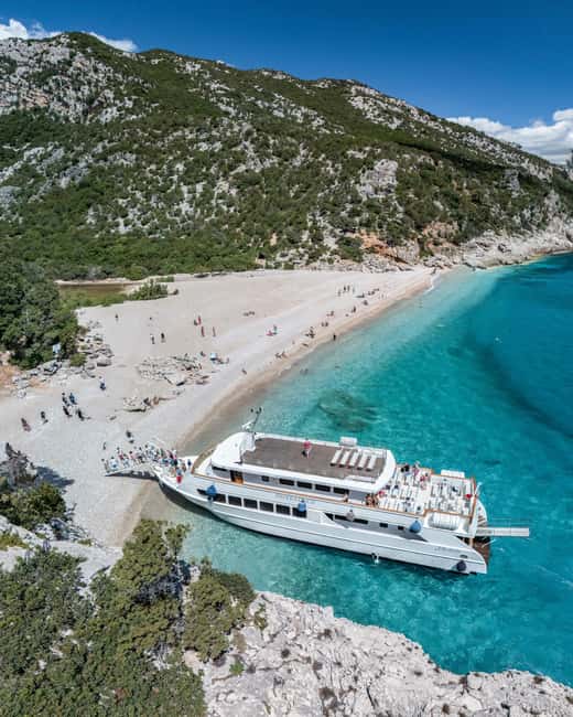 From La Caletta or Orosei: Gulf of Orosei Cruise - Cala Mariolu: the visual highlight