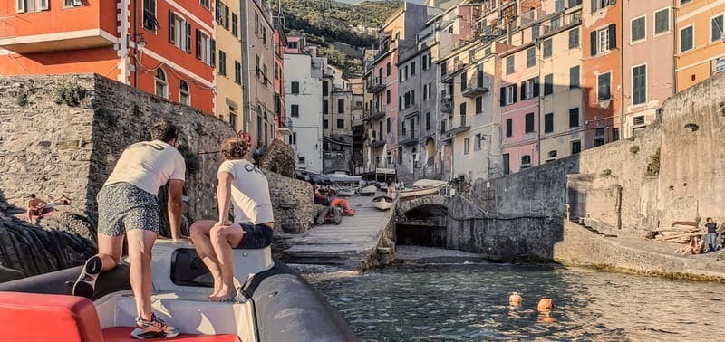 From La Spezia: Cinque Terre Boat Tour - Why seeing Cinque Terre from a boat makes sense