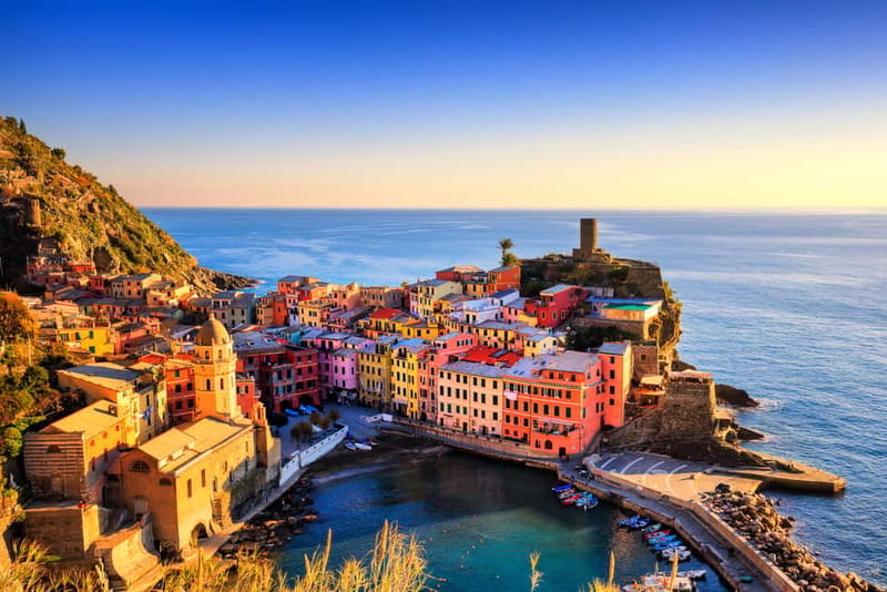 From La Spezia: Cinque Terre Small Group Tour with Limoncino - Heat, crowds, and the physical effort