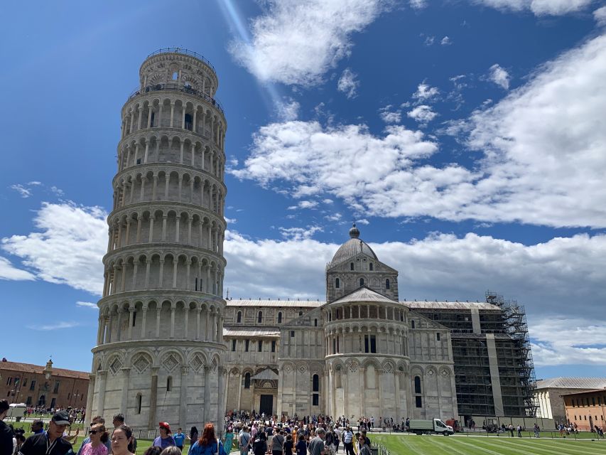 From La Spezia: Round-Trip to Pisa Cruise Shore Excursion - Meeting the Green-Shirted Escort at La Spezia