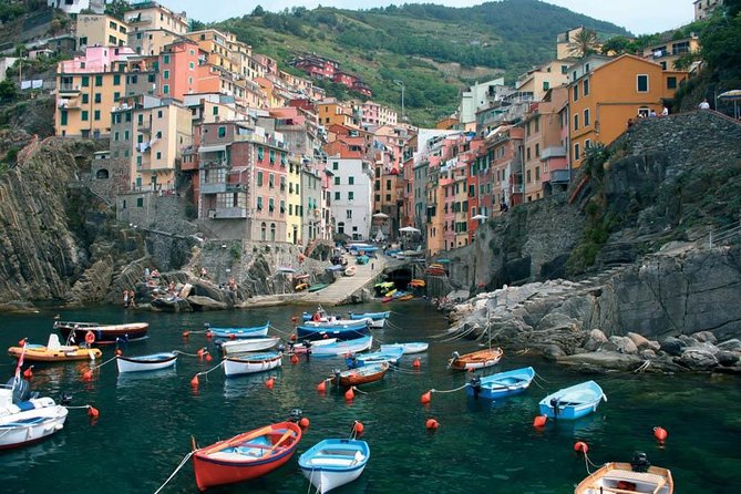 From Milan: Cinque Terre Guided Full-Day Trip With Cruise - Guides, group size, and communication
