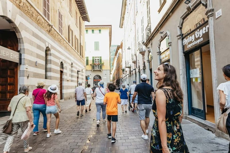From Milan: Como & Bellagio with Private Lake Como Cruise - Como: a quick walk through the lake city