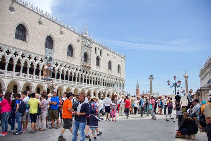 From Milan: Day Trip to Venice with Guided City Tour - How the long day feels in practice