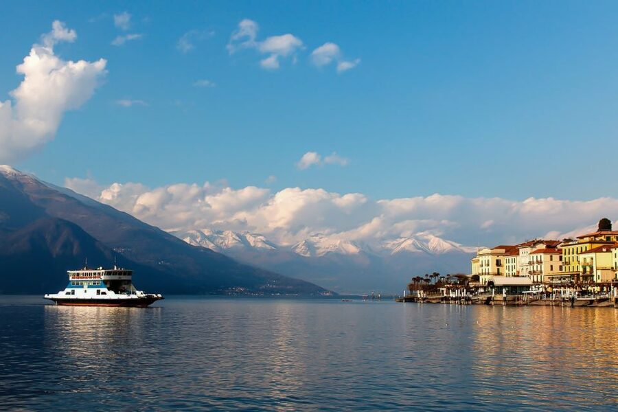 From Milan: Lake Como Cruise with Visits to Como & Bellagio - Seeing the lake from a public boat