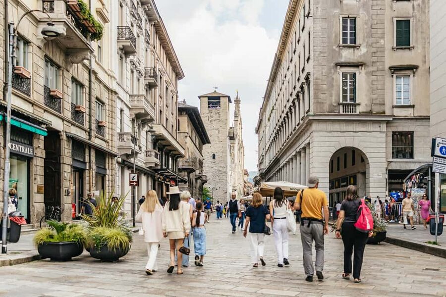 From Milan: Lake Como Cruise with Visits to Como & Bellagio - What to bring and how to make the day easier
