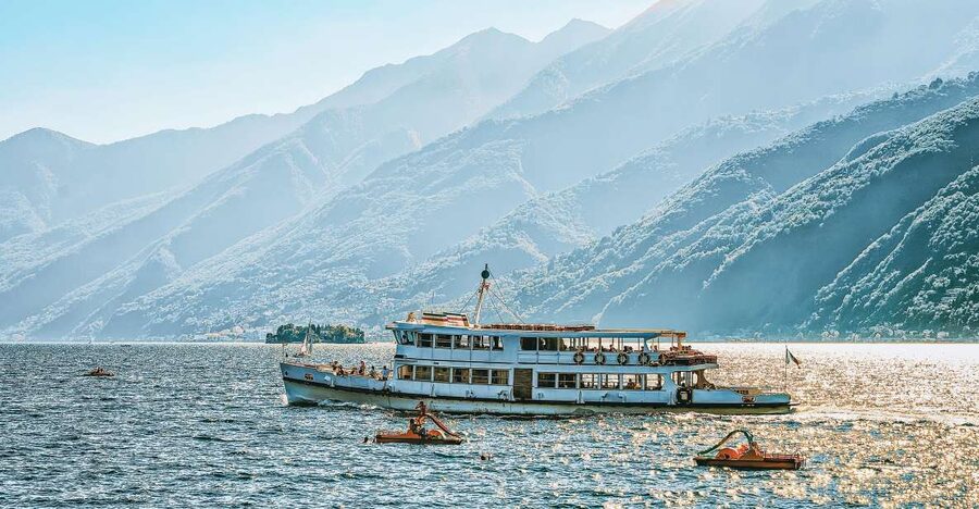 From Milan: Small Group Como, Bellagio, Varenna, Boat Cruise - Meeting your guide in central Milan