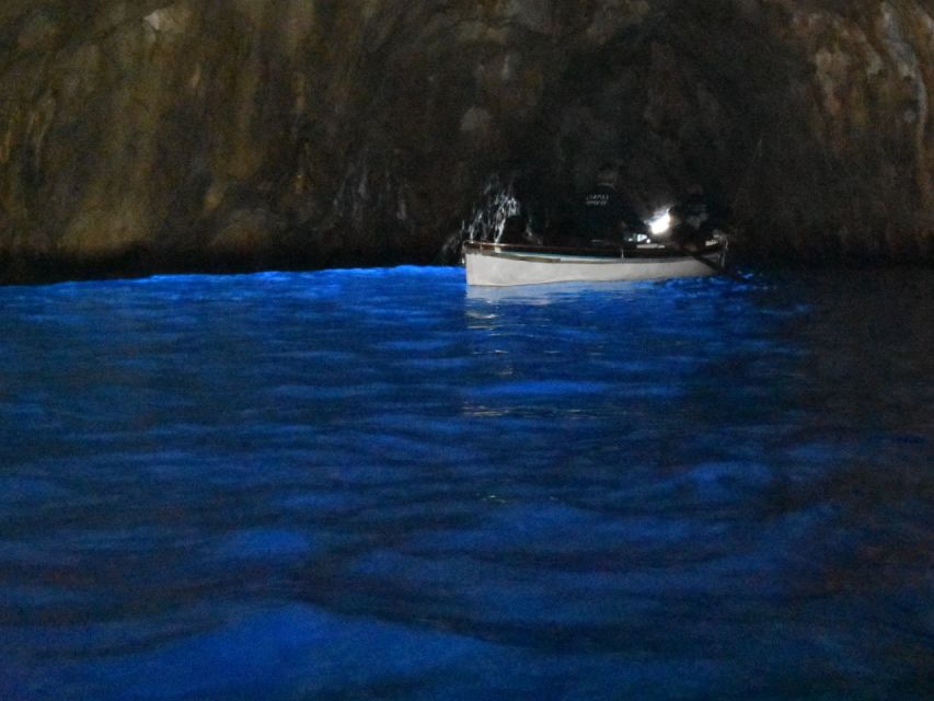 From Naples: Capri, Anacapri, and Blue Grotto Full-Day Trip - Getting around Capri by shuttle bus