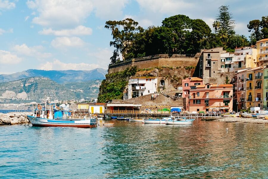 From Naples: Capri and Blue Grotto Day Tour - What the guides add to the day