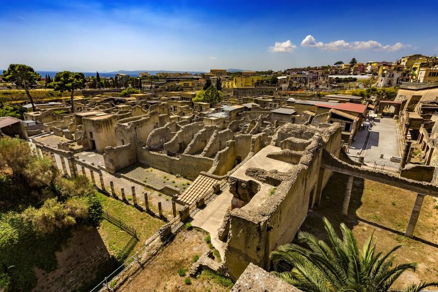 From Naples: Pompeii, Herculaneum, & Vesuvius Full-Day Tour - Pompeii: famous, enormous, and short on time