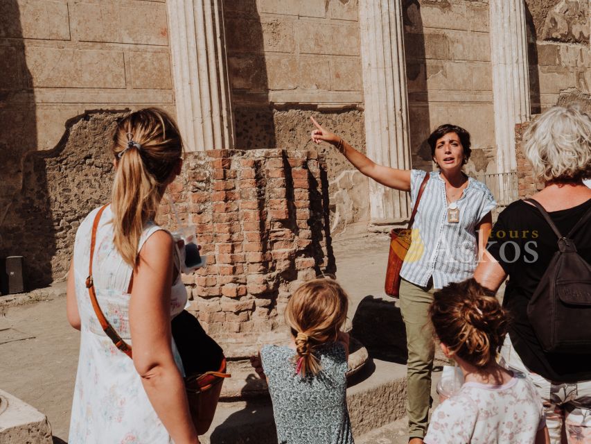 From Naples: Pompeii & Herculaneum with Archaeologist Guide - Herculaneum: two hours of remarkable preservation
