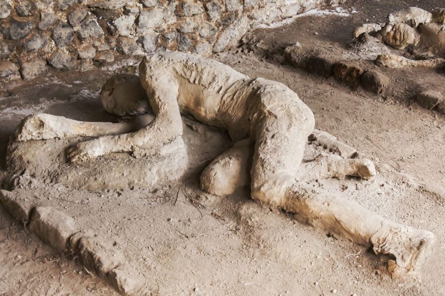 From Naples: Pompeii Skip-the-Line Entry Ticket and Tour - The cameo factory is more than a shopping stop