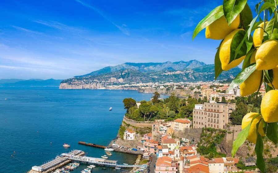 From Naples: Premium Tour of Sorrento, Positano, Amalfi - Positano: the vertical town