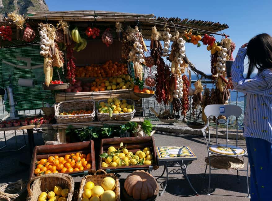 From Naples/Salerno: Group Tour to Positano, Amalfi, Ravello - What the guide adds between the stops