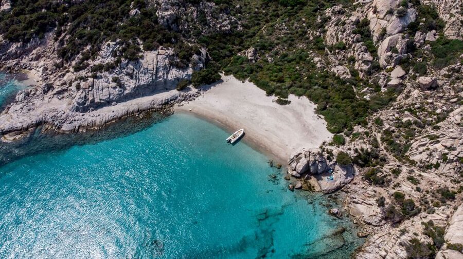 From Palau or La Maddalena: Archipelago Sailing Ship Tour - Why this boat is a good alternative to the big ferries