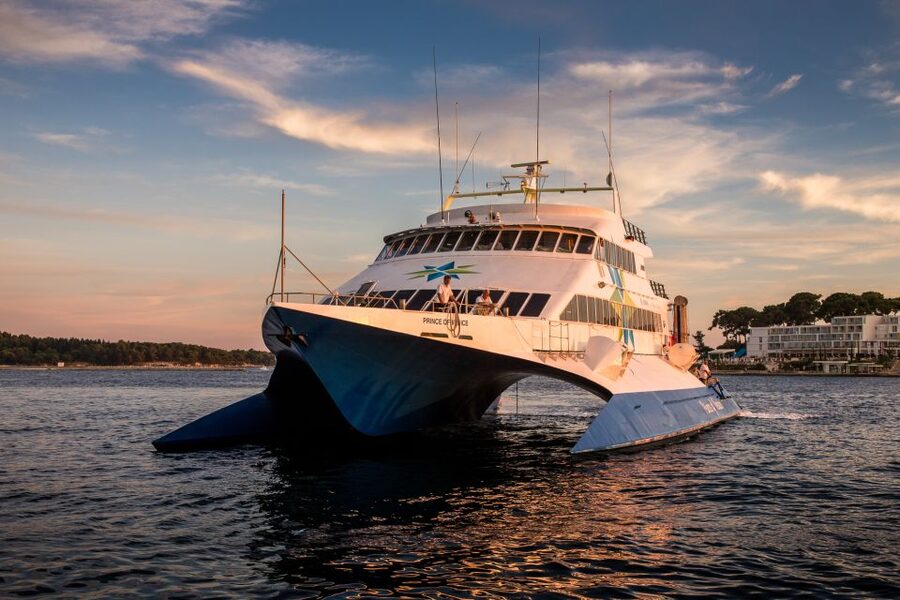 From Porec: Venice Catamaran Crossing One-Way or Round-Trip - Lunch, gondolas, and the Murano option