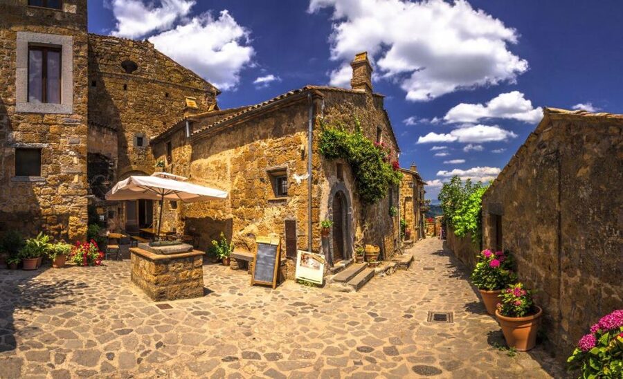 From Rome: Bagnoregio & Orvieto Day Trip with Wines & Lunch - A farmhouse lunch near Montepulciano