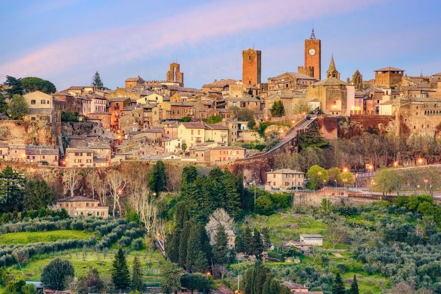 From Rome: Bagnoregio & Orvieto Day Trip with Wines & Lunch - Orvieto and the Umbrian hilltop