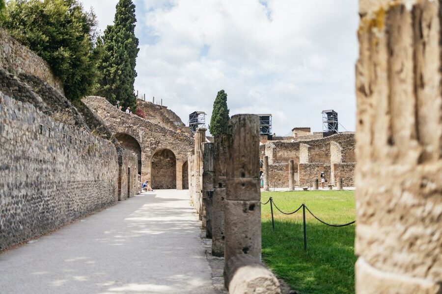 From Rome: Day Trip to Pompeii with Tickets - What Pompeii feels like in 90 minutes