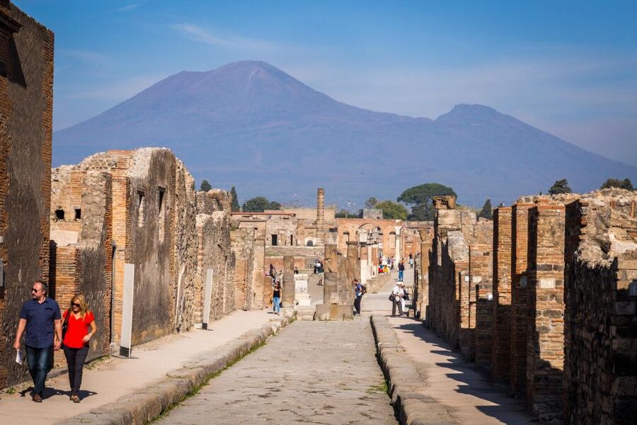 From Rome: Pompeii, Amalfi Coast, and Sorrento Day Trip - What this Rome to Pompeii day trip really offers