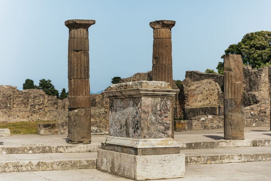 From Rome: Pompeii Day Trip with Optional Vesuvius and Lunch - Optional Neapolitan lunch with Bay of Naples views