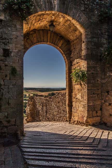 From Siena: Chianti and Castles Tour with Wine Tastings - Castellina in Chianti and the appeal of a walled hill town