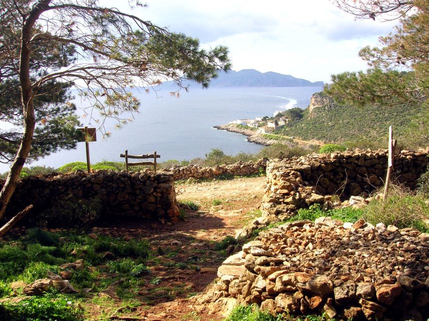 From Trapani: Cruise to Favignana and Levanzo with lunch - Meeting in Trapani and the first 45 minutes at sea