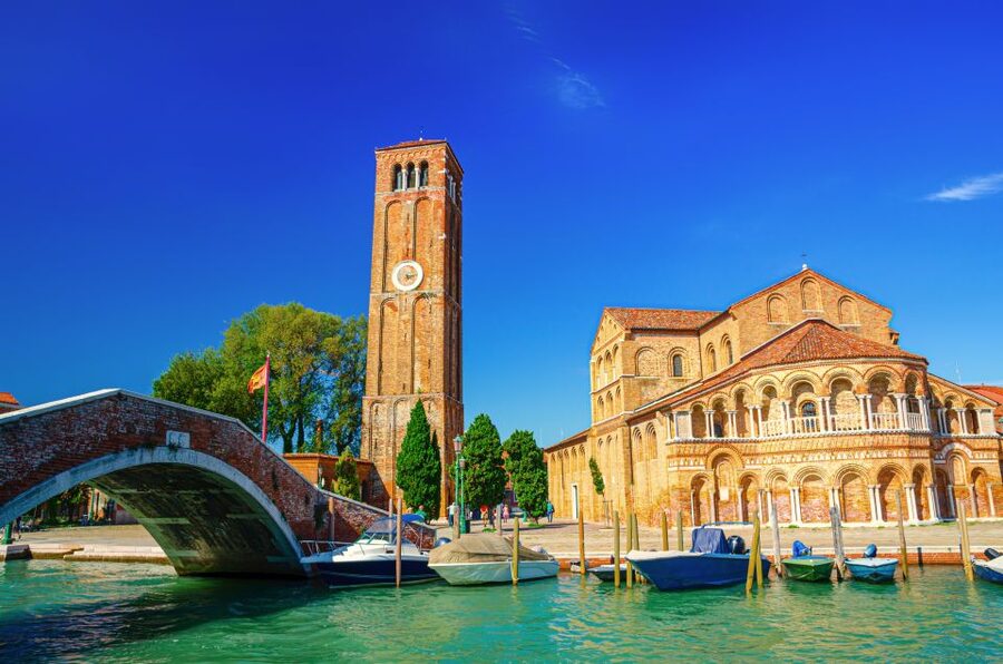 From Venice: Murano & Burano Guided Tour by Private Boat - Crossing to Burano