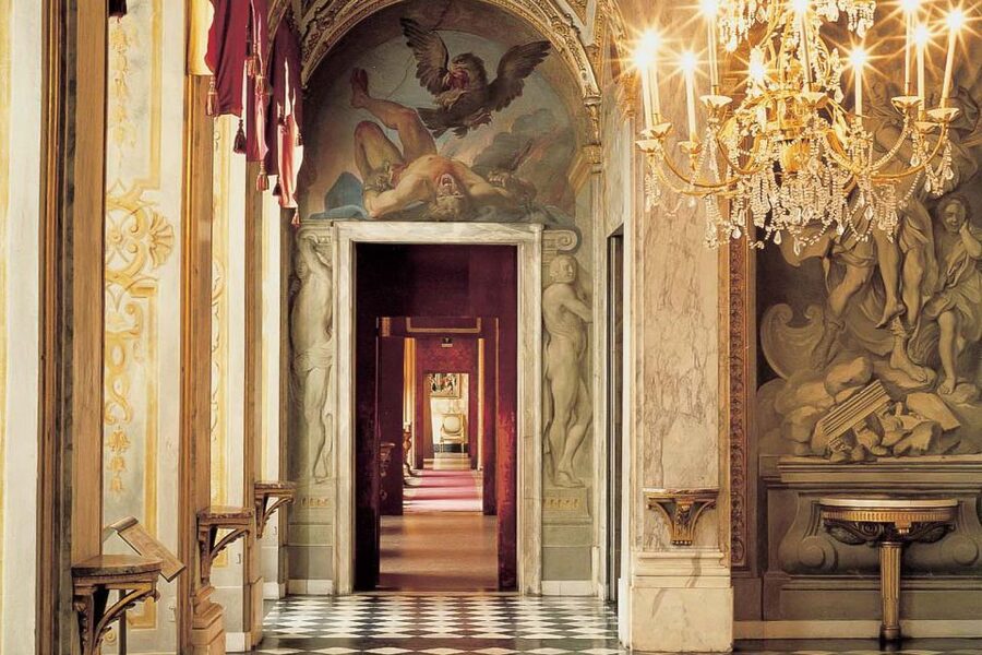 Genoa: 2-Hour Guided Walking Tour of the Historical Center - Starting on Via Garibaldi, Genoa’s palace street