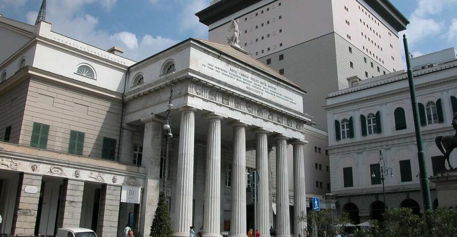 Genoa: 2-Hour Guided Walking Tour of the Historical Center - Entering the caruggi of the Old Town