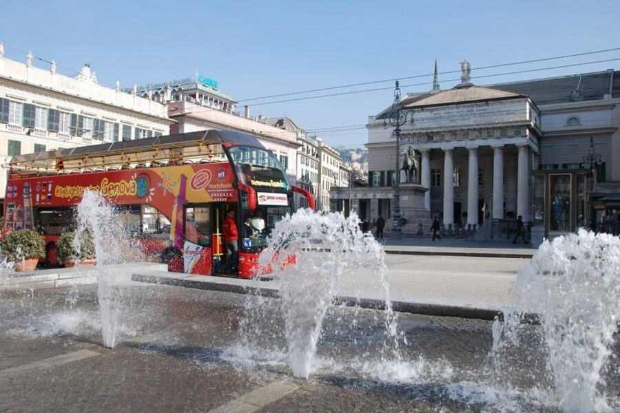 Genoa: Hop-on Hop-off Tour Ticket - Red Route: Genoa’s palaces, squares, and port