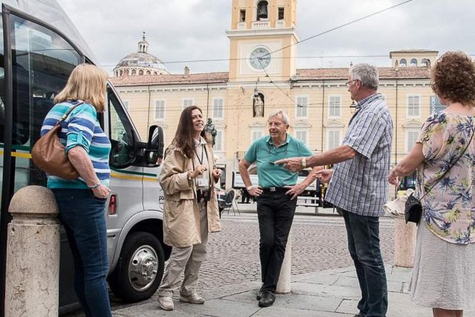 Guided group tour TastyBus: Parmesan Cheese and Parma Ham - From Viale Toschi into Parma’s food country