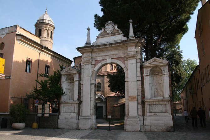 Guided Tour of Mosaic Tiles in Ravenna - Three named stops, and sometimes five sites