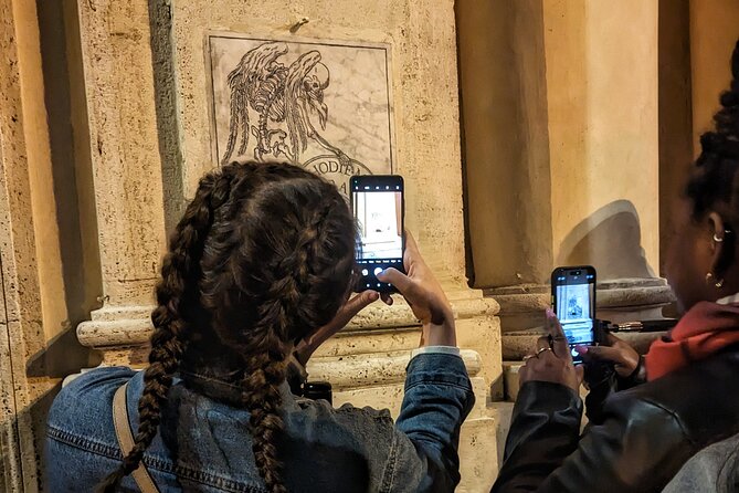 Haunted Rome Ghost Tour - The Original - Piazza Farnese and the city’s powerful families