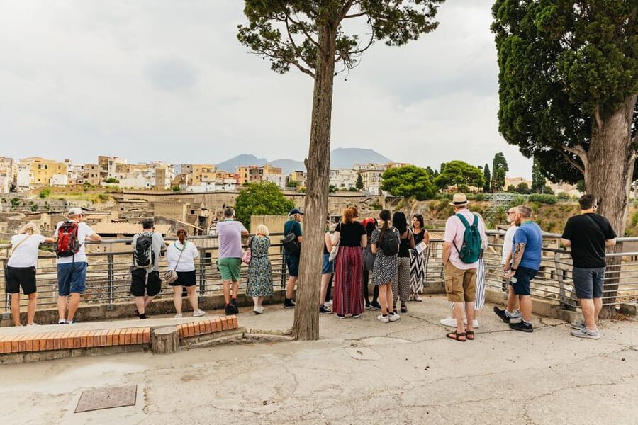 Herculaneum: Skip-the-Line Guided Tour with Archaeologist - Casa dell’Albergo and Casa del Salone Nero