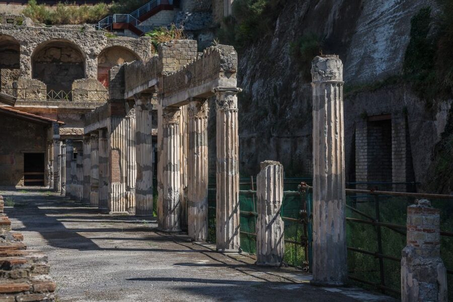Herculaneum: Skip-the-Line Guided Tour with Archaeologist - The Temple of the Augustales