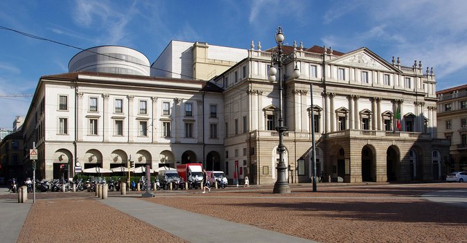 La Scala Theatre and Museum guided experience - Seeing the auditorium when the schedule allows