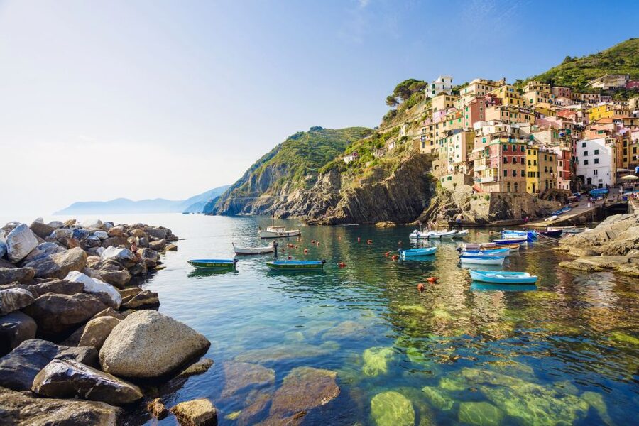 La Spezia: Cinque Terre and Portovenere Full-Day Boat Tour - Food, drinks, music, and the mood on board