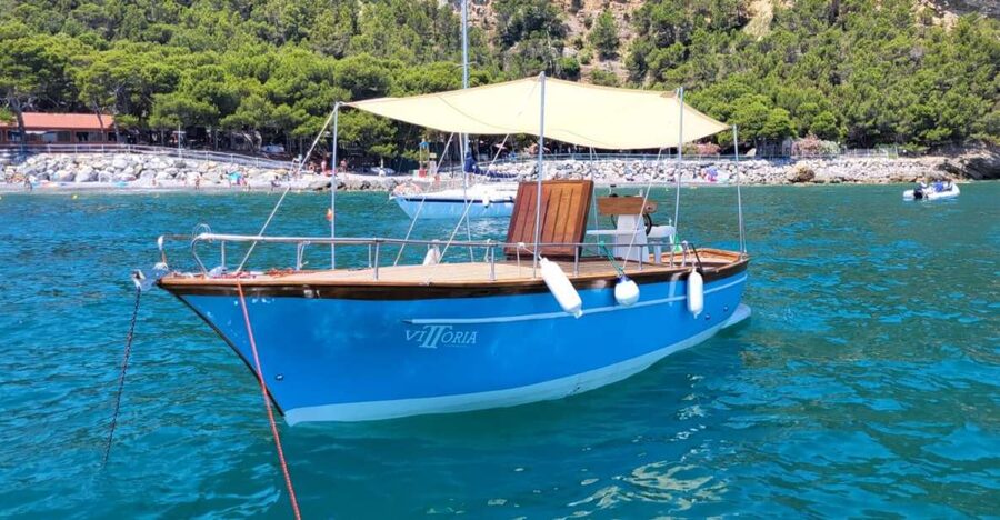 La Spezia: Cinque Terre and Portovenere Full-Day Boat Tour - Leaving La Spezia for the Gulf of Poets