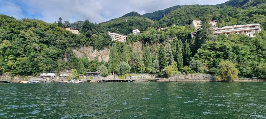 Lake Como: Shared Boat Tour with Prosecco Aperitif - Cernobbio and the first grand villa views