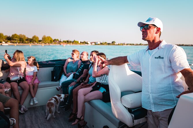 Lake Garda Mini Cruise: Sirmione Peninsula - A fast view of Sirmione from the lake