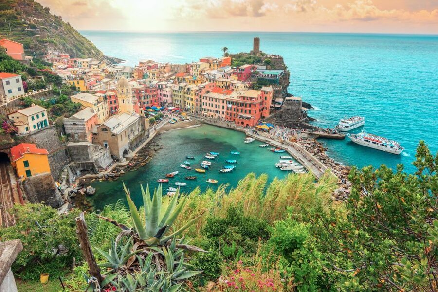 Milan: Cinque Terre Full-Day Guided Trip With Cruise - Leaving Milan by coach