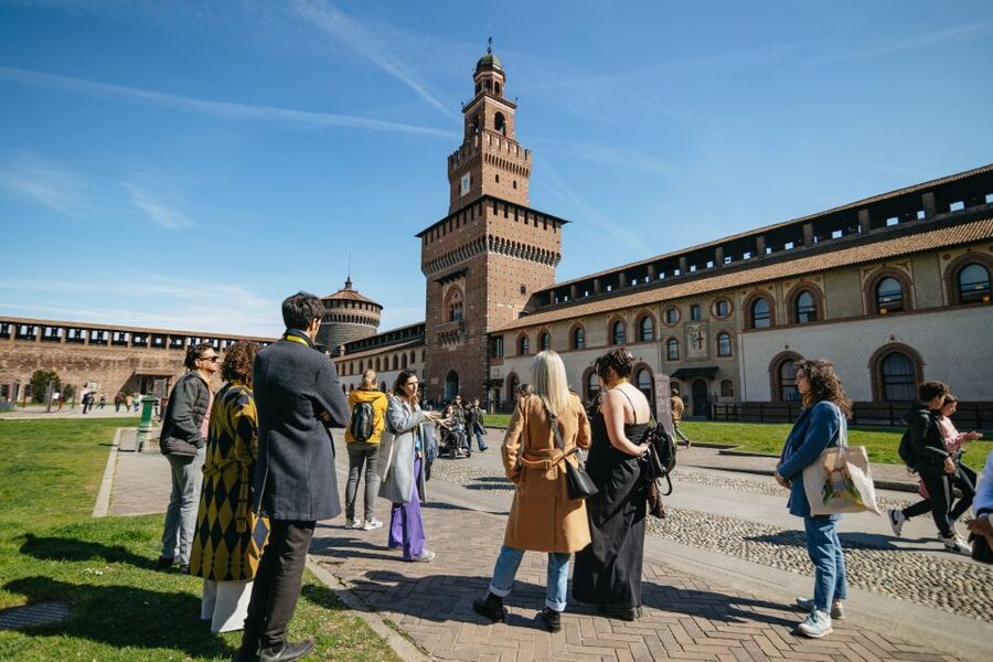 Milan: Da Vinci's Last Supper and Guided Walking Tour - Sforza Castle and Milan’s medieval power