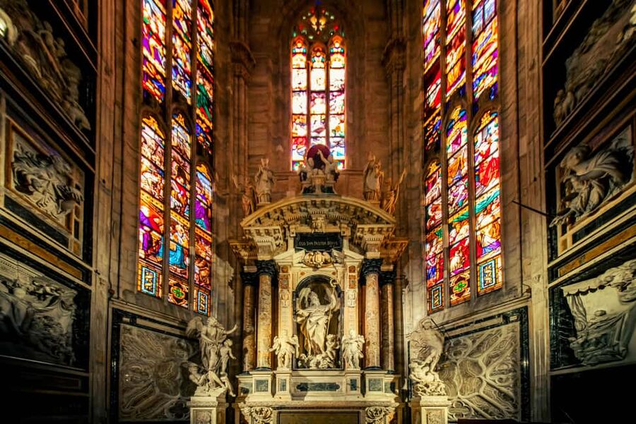 Milan Duomo Cathedral and Rooftop Terrace Guided Tour - Small details that make the visit better