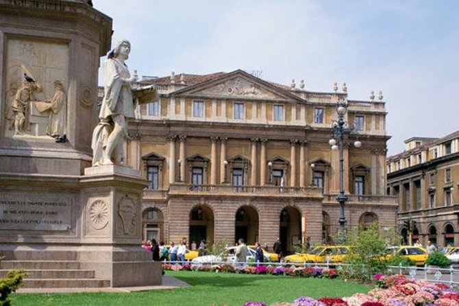 Milan Duomo & The Last Supper Skip-the-Line Small Group Tour - Brera’s narrow streets and changing architecture