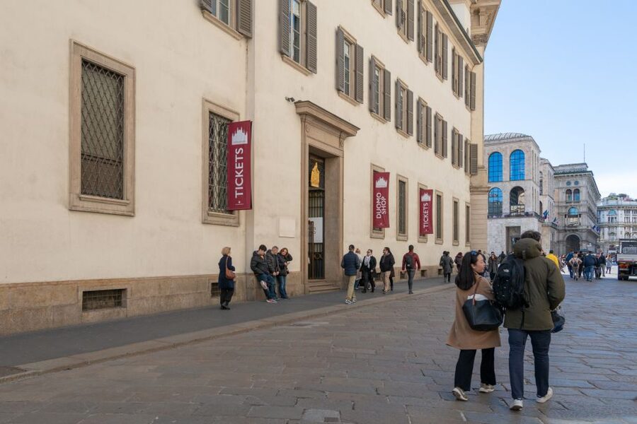 Milan: Fast-Track Milan Cathedral and Terraces Guided Tour - Shared group or private tour?