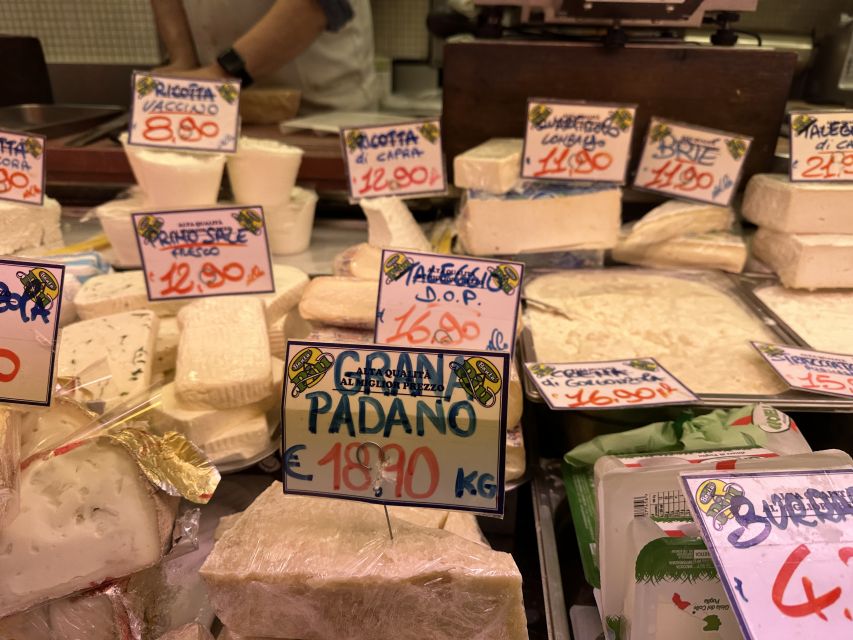 Milan: Guided Street Food Walking Tour with Food Tasting - Milan’s old center between the food stops