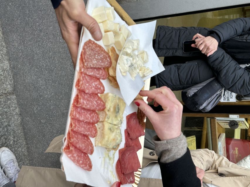 Milan: Guided Street Food Walking Tour with Food Tasting - The guides are a major part of the experience