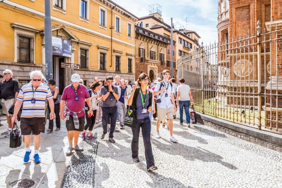 Milan: Guided Walking Tour & Last Supper Visit with Ticket - Via Dante and Piazza Mercanti