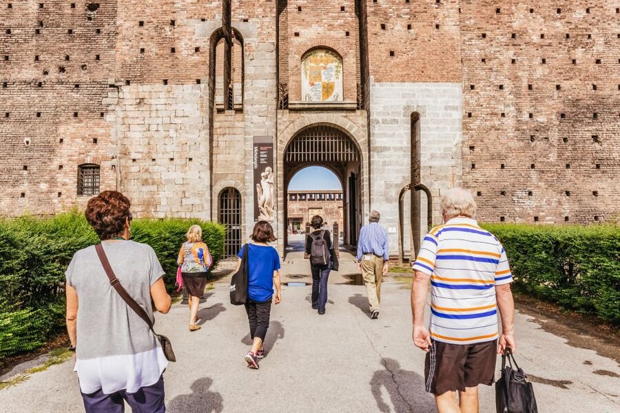 Milan: Guided Walking Tour & Last Supper Visit with Ticket - Sforza Castle and Milan’s changing power